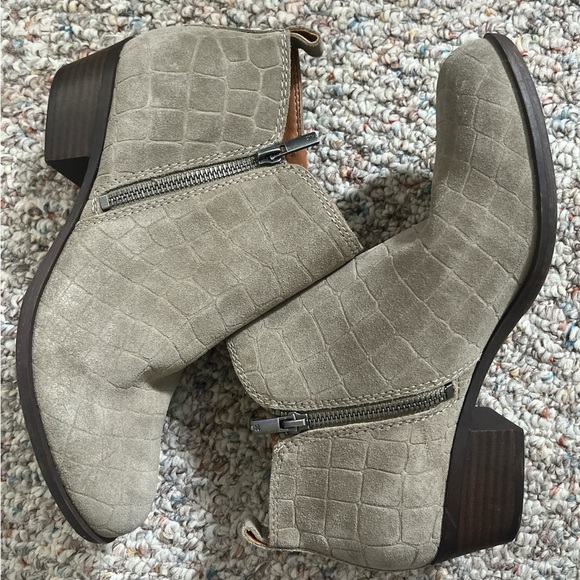Lucky Brand NEW Basel Out Zip Booties Croc-Pattern Ankle Booties, Women’s Sz 9 - Picture 5 of 7